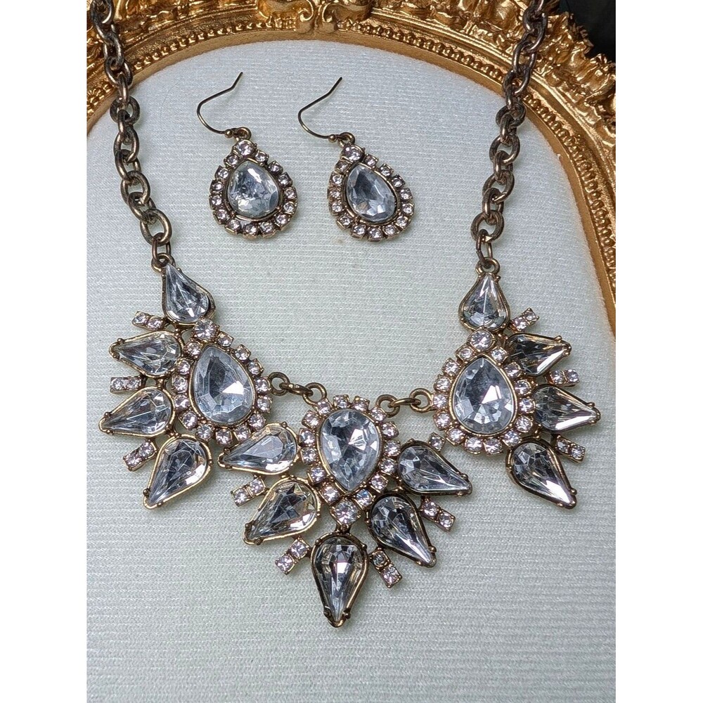 Glam Crystal Statement Necklace Set Gold Tone Bib Necklace Earrings Bridalcore - Picture 2 of 9